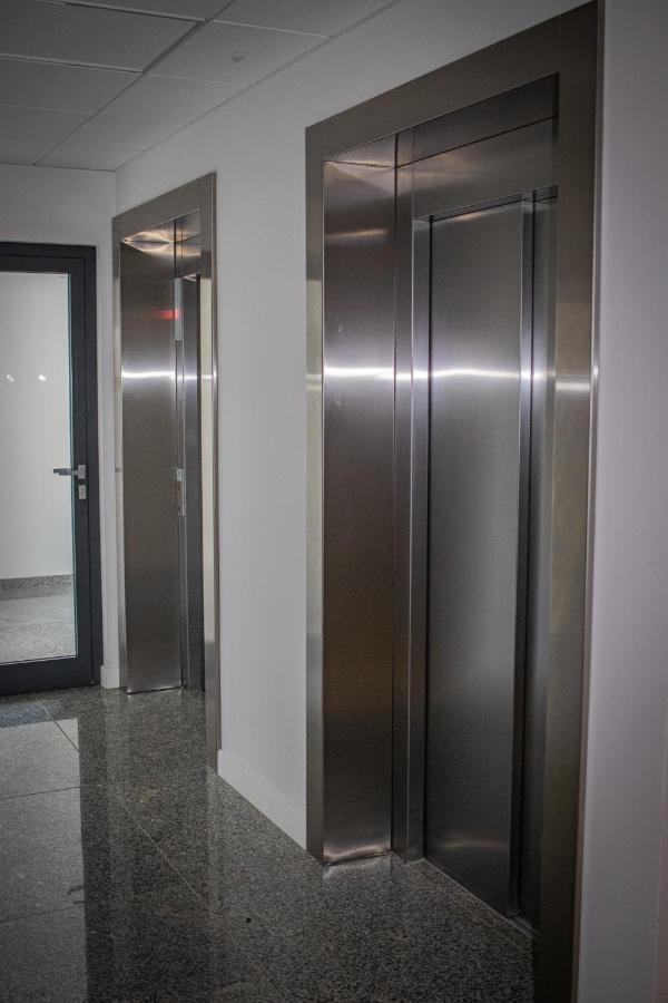 Urban Space Apartament 80 - Free Parking ヴロツワフ エクステリア 写真